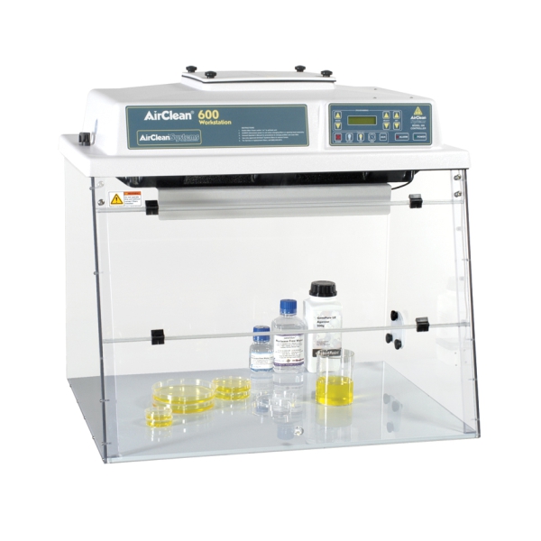 Vertical Laminar Flow Workstation